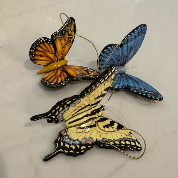 LENOX BUTTERFLY MEADOW ORNAMENTS set of 3  NEW in BOX 3 inches tall - Picture 2 of 7